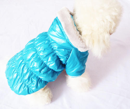 Luxusná bundička pre Vášho psíka. Oblečte svojho mazlíčka do teplej elegantnej bundičky a ochráňte ho pred blížiacou sa zimou!